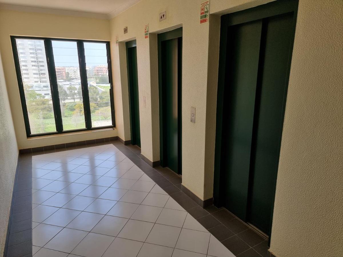 Apartamento Encantador Com Piscina Aquecida Portimao Luaran gambar